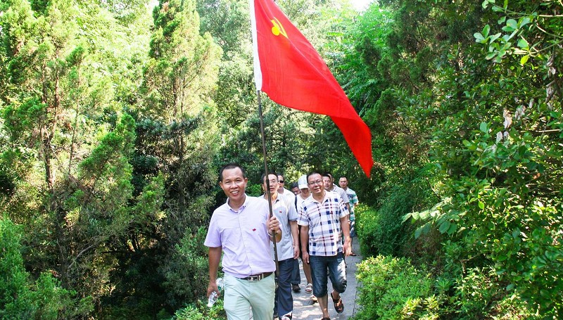 黨員赴紅色教育基地參觀(guān)學(xué)習(xí)